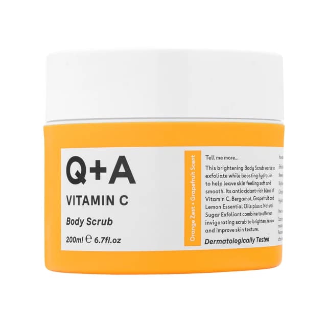 Q+A Vitamin C Body Scrub ενυδατικό Scrub Σώματος με Βιταμίνη C 200ml