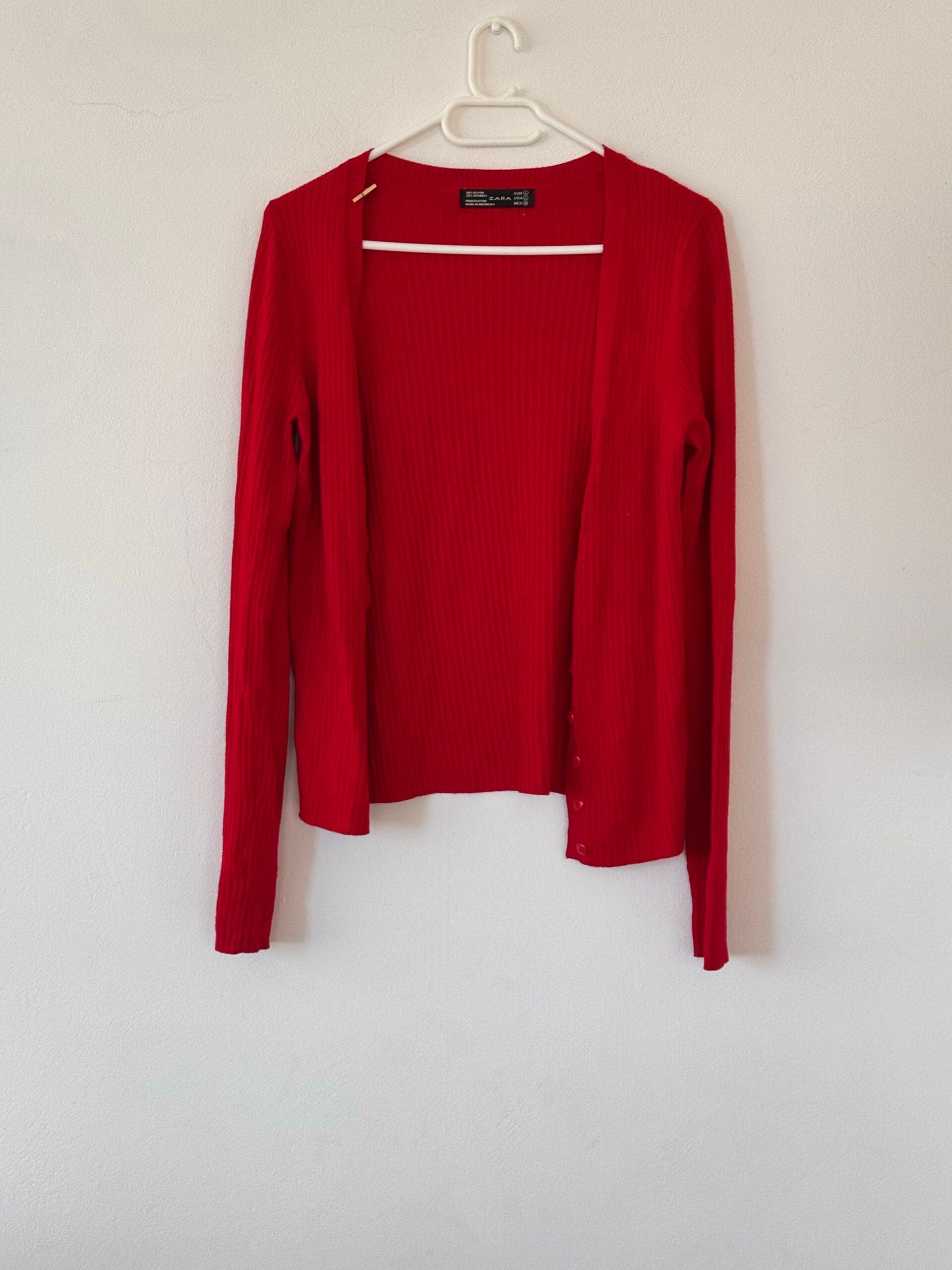🔴 ZARA Ribbed Red Cardigan – L