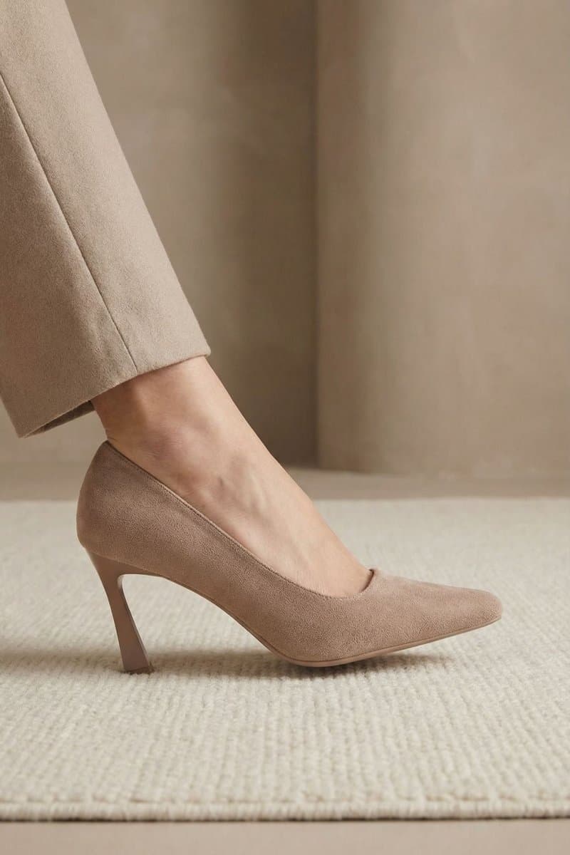 Ideal shoes Γόβες με τετράγωνη μύτη και τακούνι στιλέτο - 1749 - Taupe Σουέτ