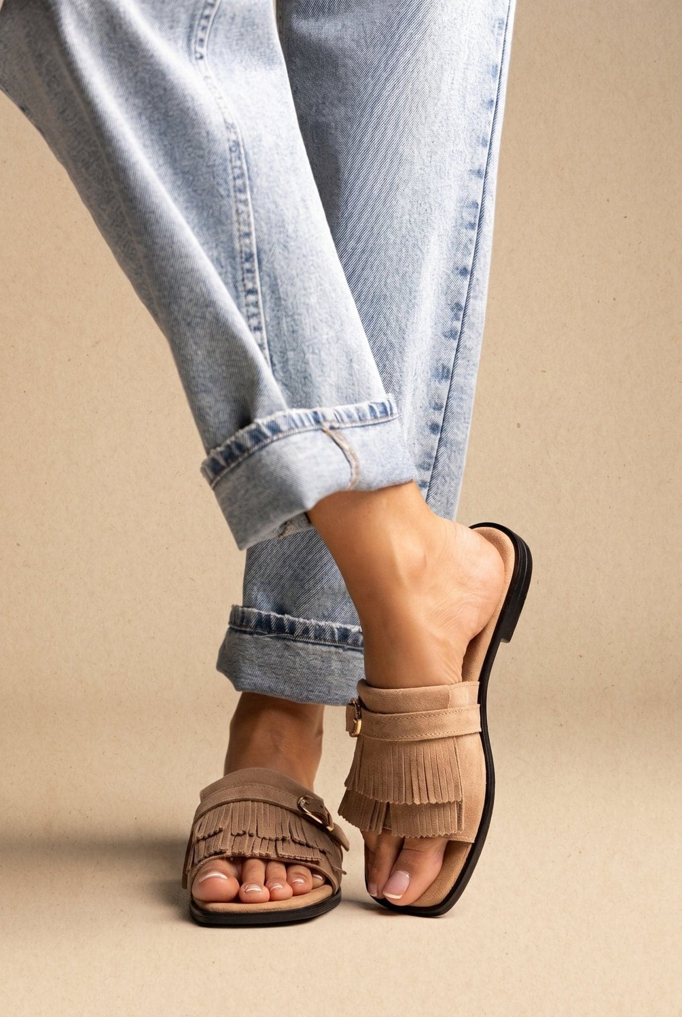 TFP Σουέντ πέδιλα με κρόσσια - I184 - Sand Suede